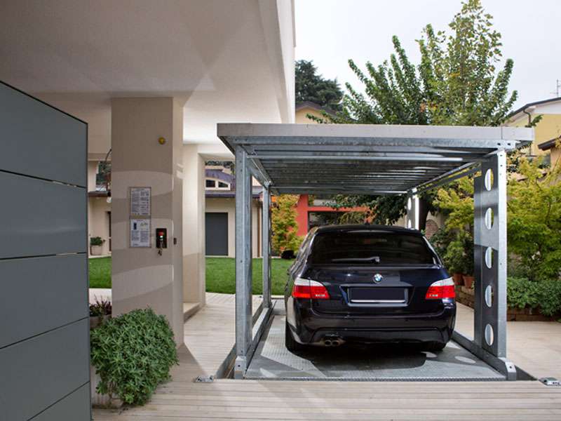 Car lift with driver on board